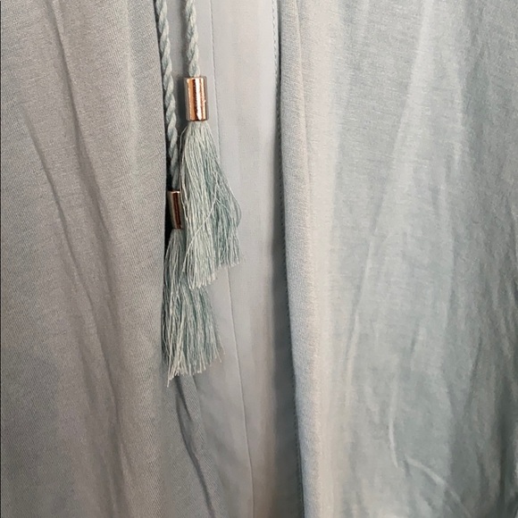 New White House Black Market V-Neck Sleeveless Top - Picture 6 of 7